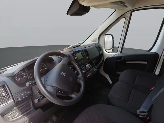 Peugeot Boxer view 11