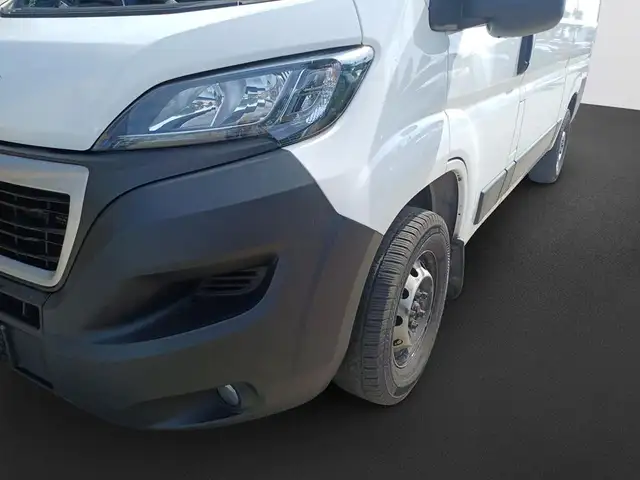 Peugeot Boxer view 9