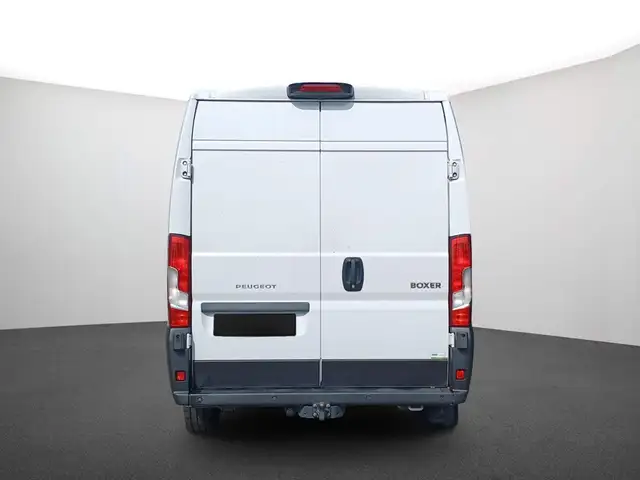 Peugeot Boxer view 3