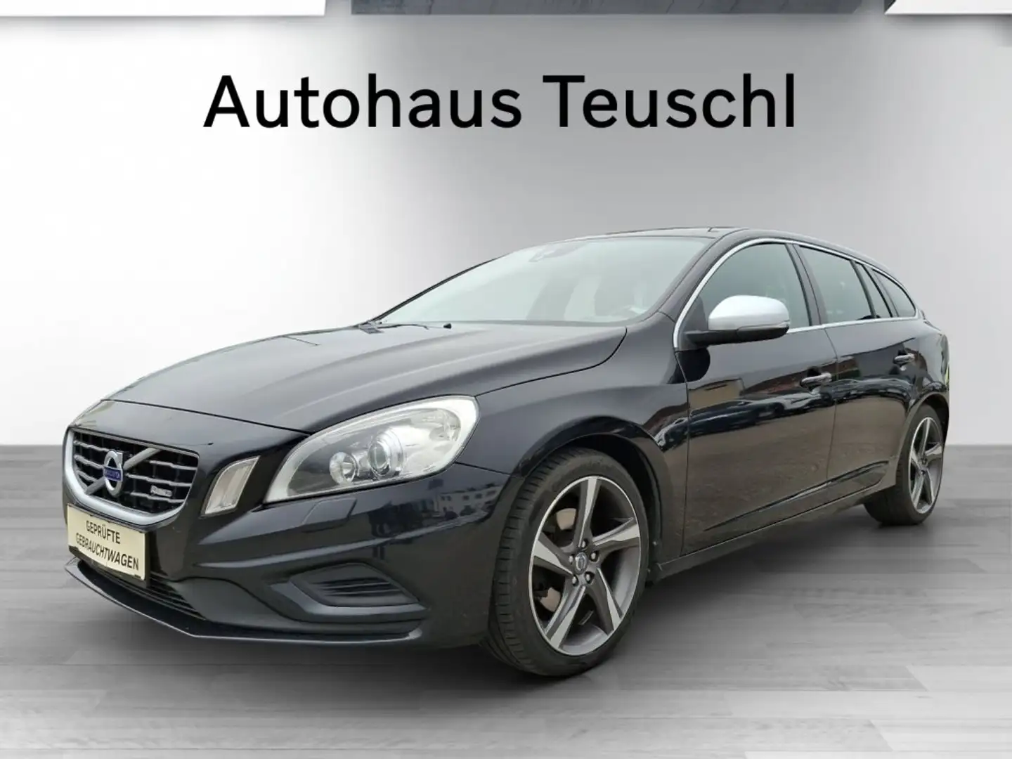 Volvo V60 D3 R-Design Schwarz - 1