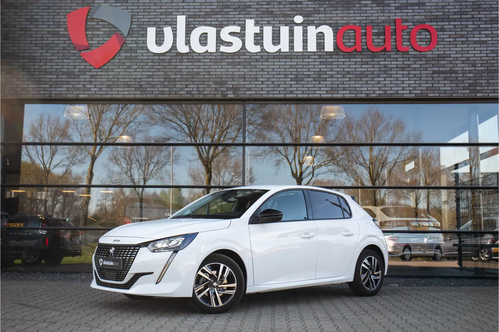 Peugeot 208 1.2 PureTech 100 Allure , Adap. cruise, Carplay, K Wit - 1