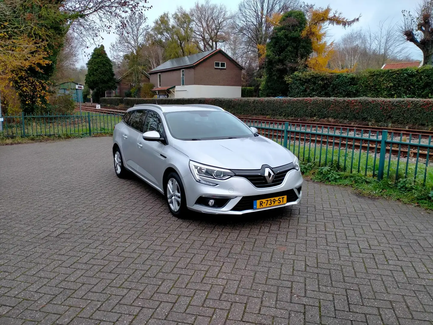 Renault Megane Estate 1.2 TCe Zen airco navi cruise ALLINRIJS Grau - 2