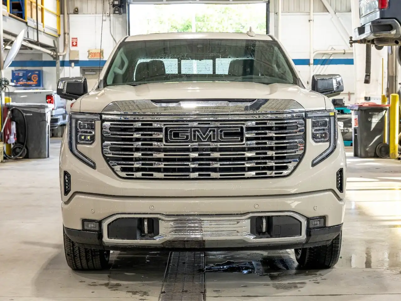 GMC Sierra 1500 снимка GMC Sierra 1500