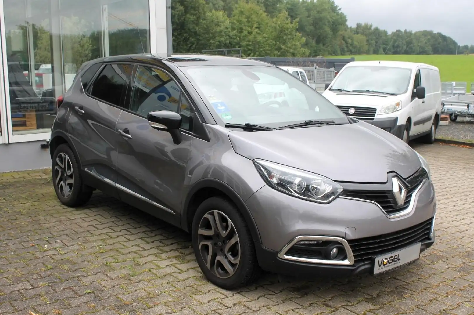 Renault Captur Luxe Grau - 2