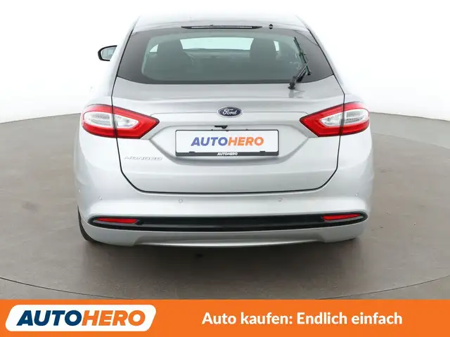 Ford Mondeo view 5