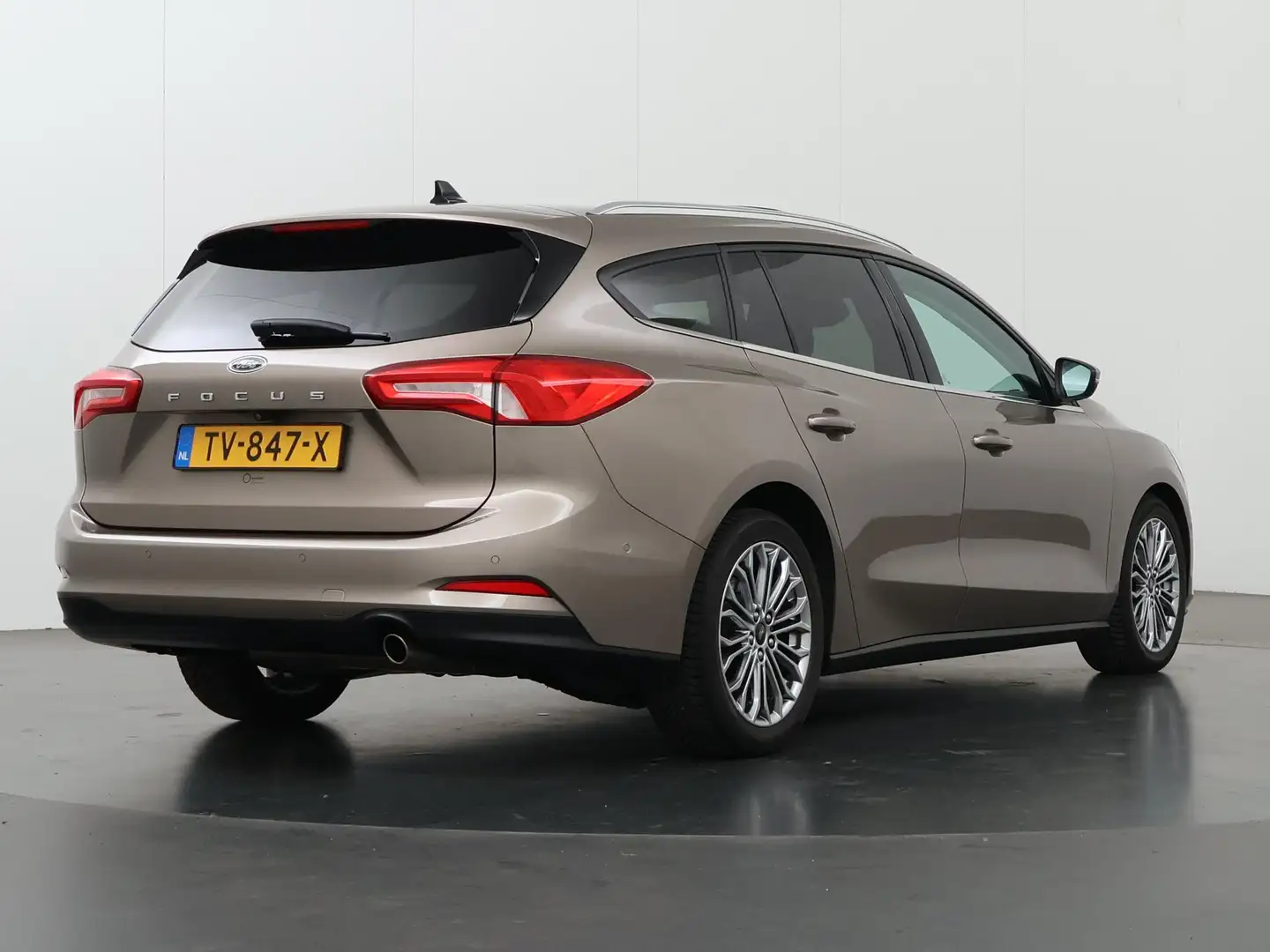 Ford Focus Wagon 1.0 EcoBoost Titanium Business | Panoramadak Gris - 2