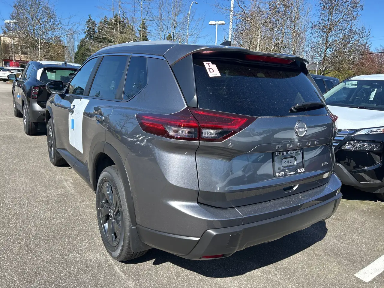 Nissan Rogue снимка Nissan Rogue