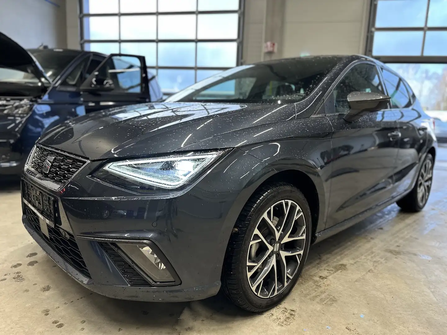 SEAT Ibiza 1,0TSI Xcellence Alcantara Kamera Voll-LED Grau - 1