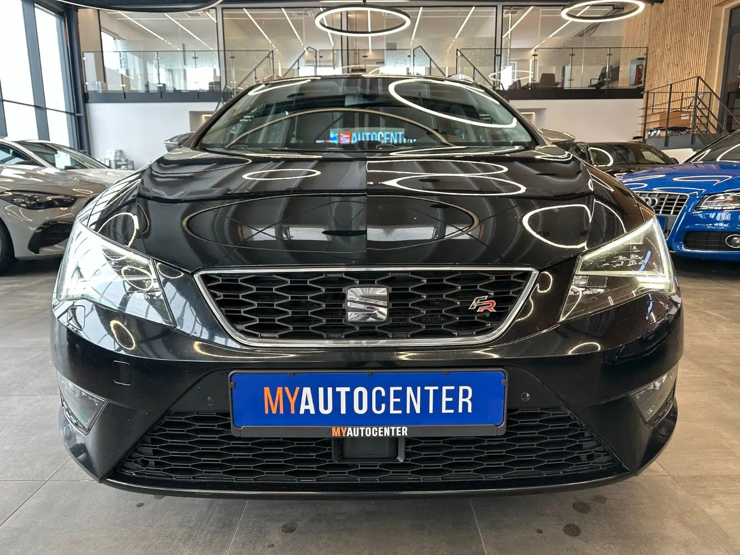 SEAT Leon ST FR *LED*ACC*NAVI*ALCANTARA*PANO* Černá - 2