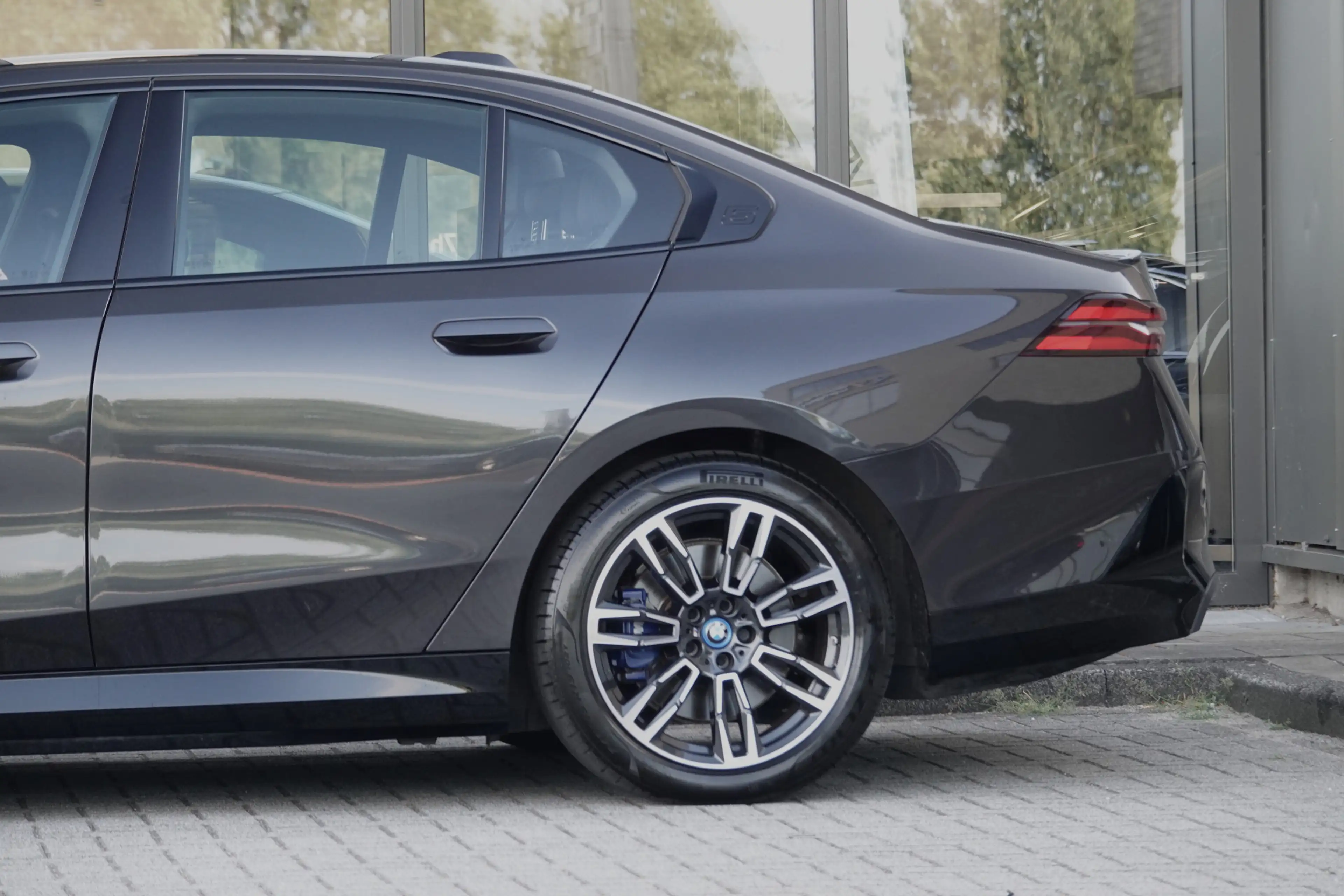 BMW i5 eDrive40 84 kWh | M Sport Pro | BTW | Leder | Blac — photo 5