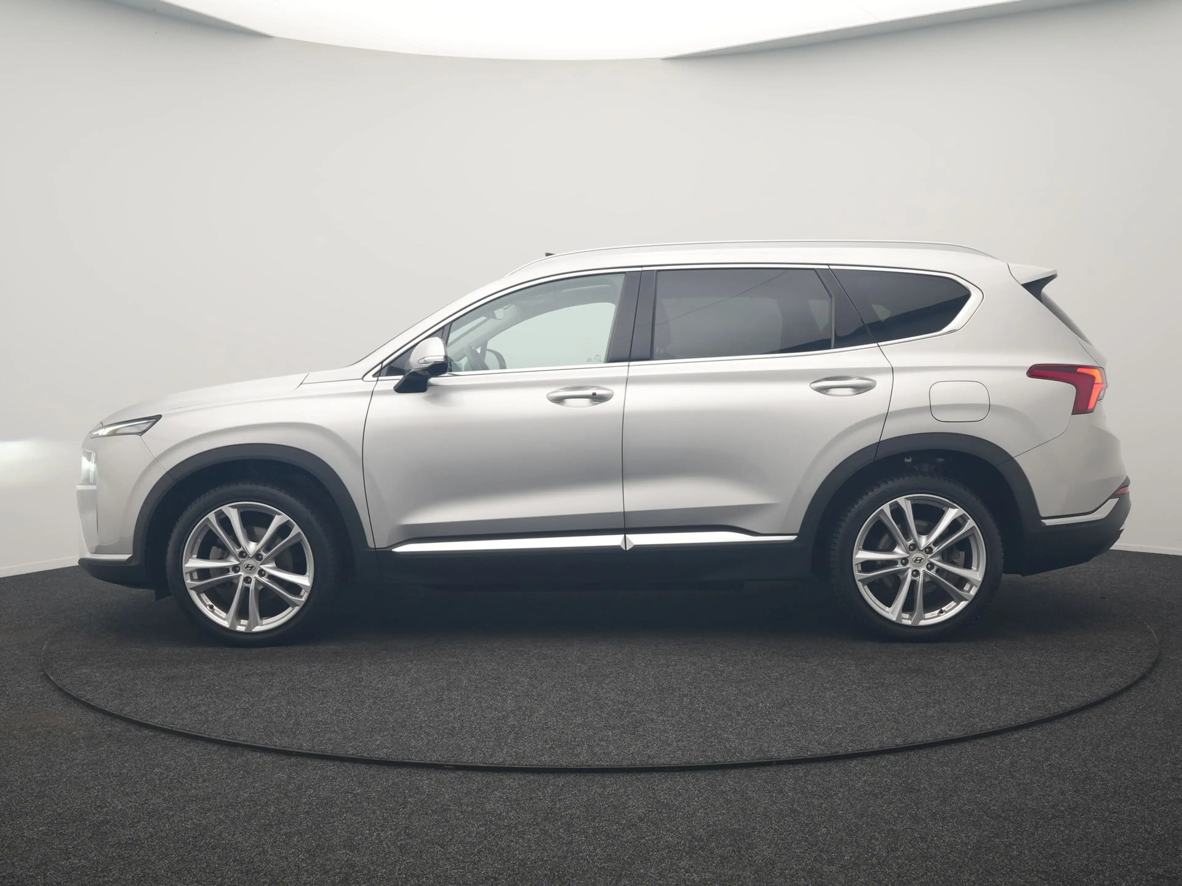 Hyundai SANTA FE 1.6 T-GDI PHEV Premium Sky 266pk Dealer O.H. | Pan — photo 2