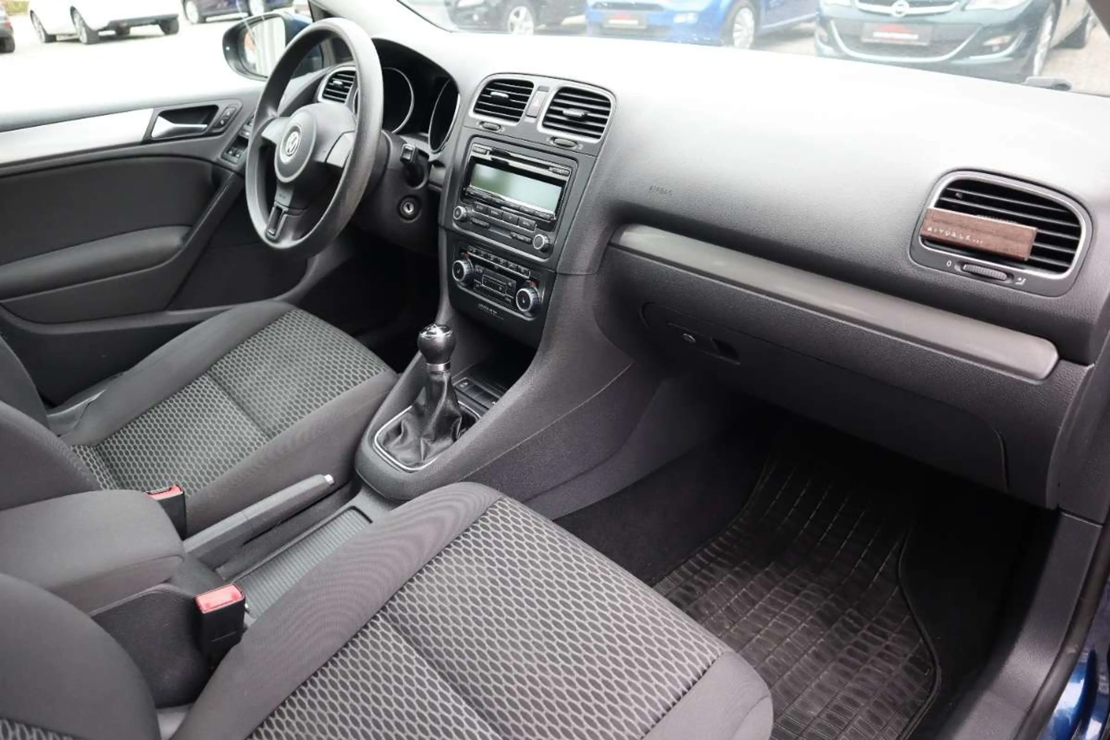 Volkswagen Golf R abbit 1,6 TDI DPF — photo 9