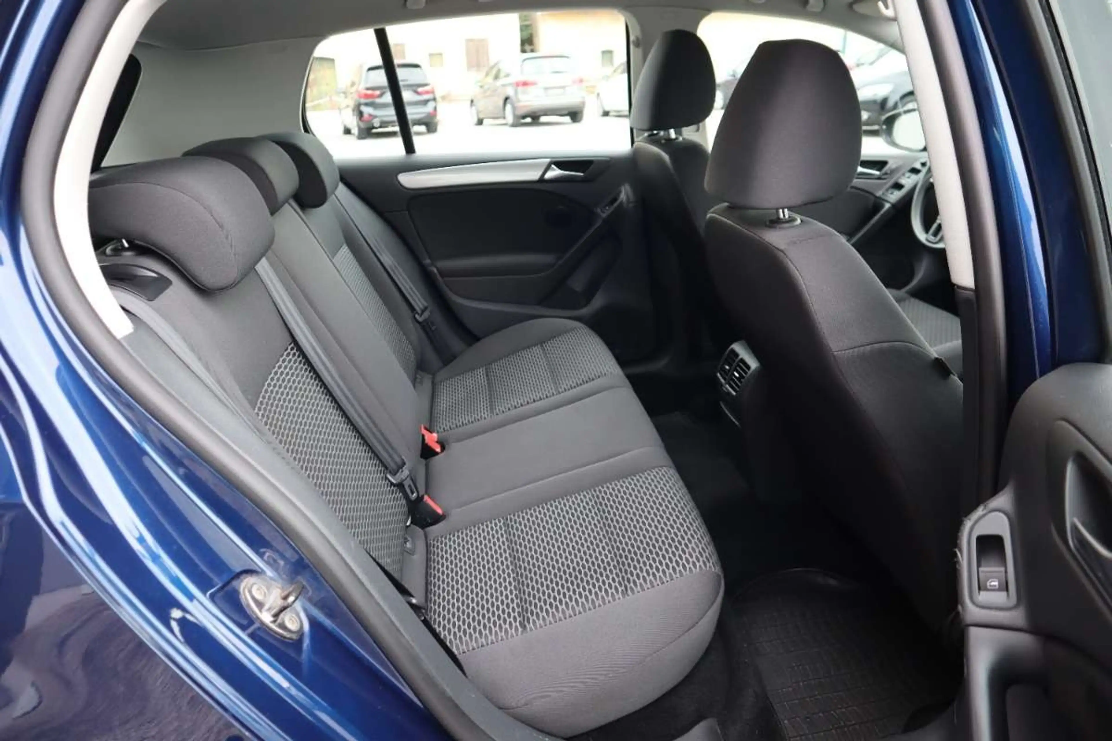 Volkswagen Golf R abbit 1,6 TDI DPF — photo 12