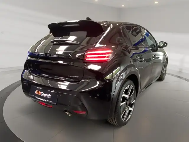 Peugeot 208 view 4