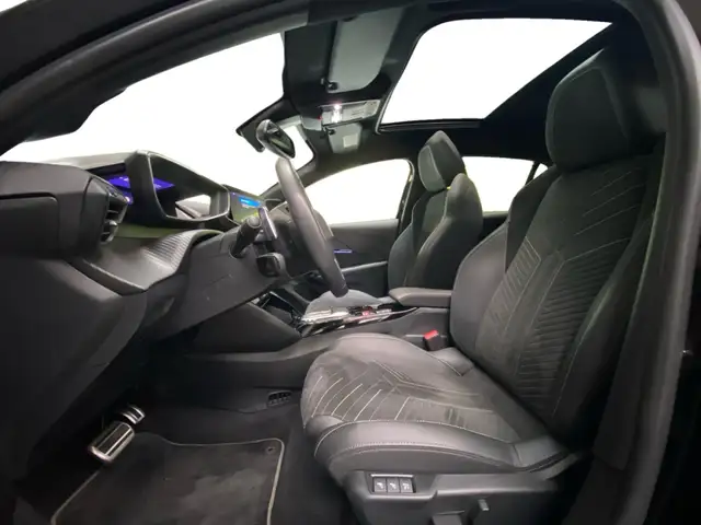 Peugeot 208 view 9