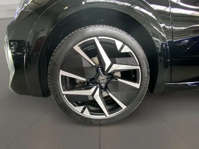 Peugeot 208 view 8