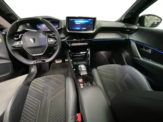 Peugeot 208 view 12