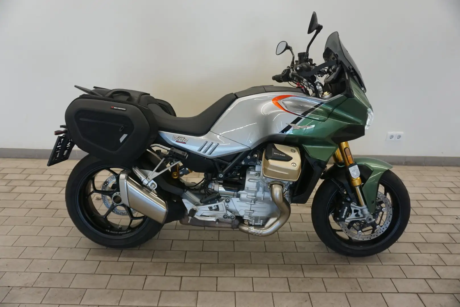 Moto Guzzi V 100 V100 Mandello S Grün - 1