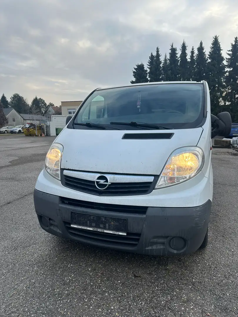 Opel Vivaro - 1