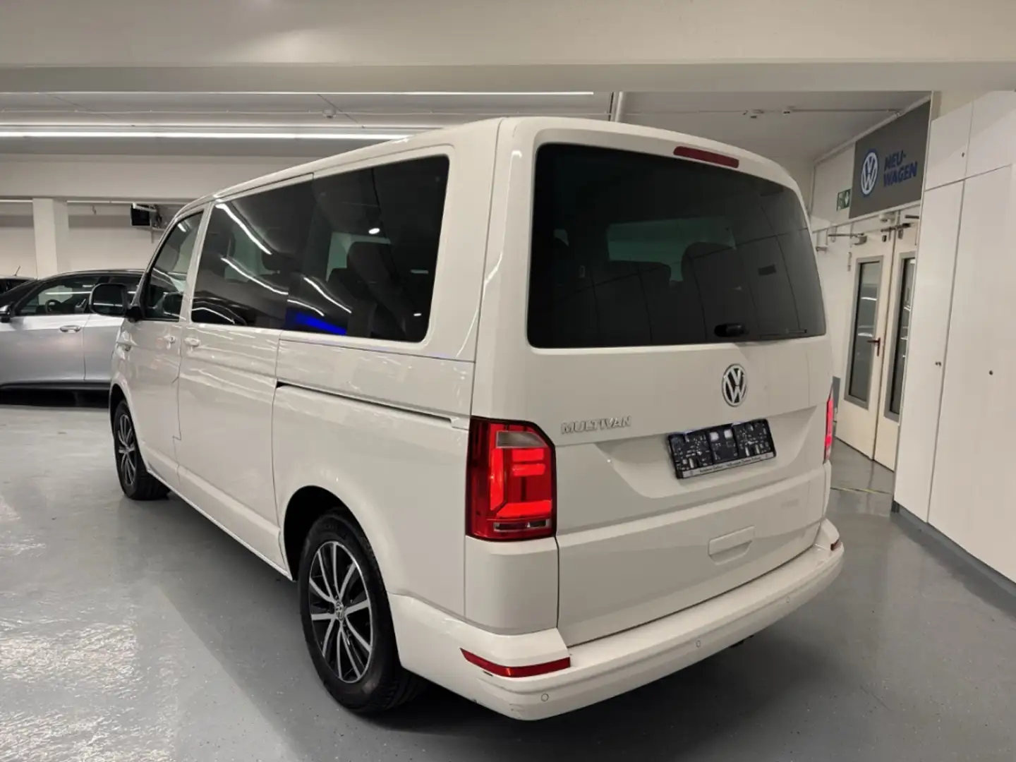 Volkswagen T6 Multivan Bus Comfortline StandHZG Navi ACC Klimaautom DAB S Blanc - 2