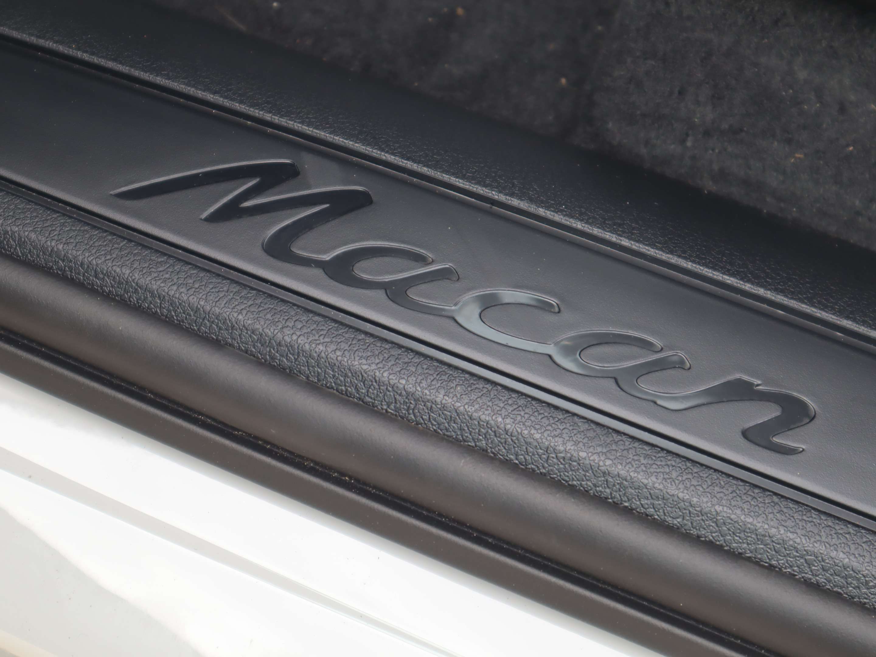 2025 Porsche Macan AWD thumb 21