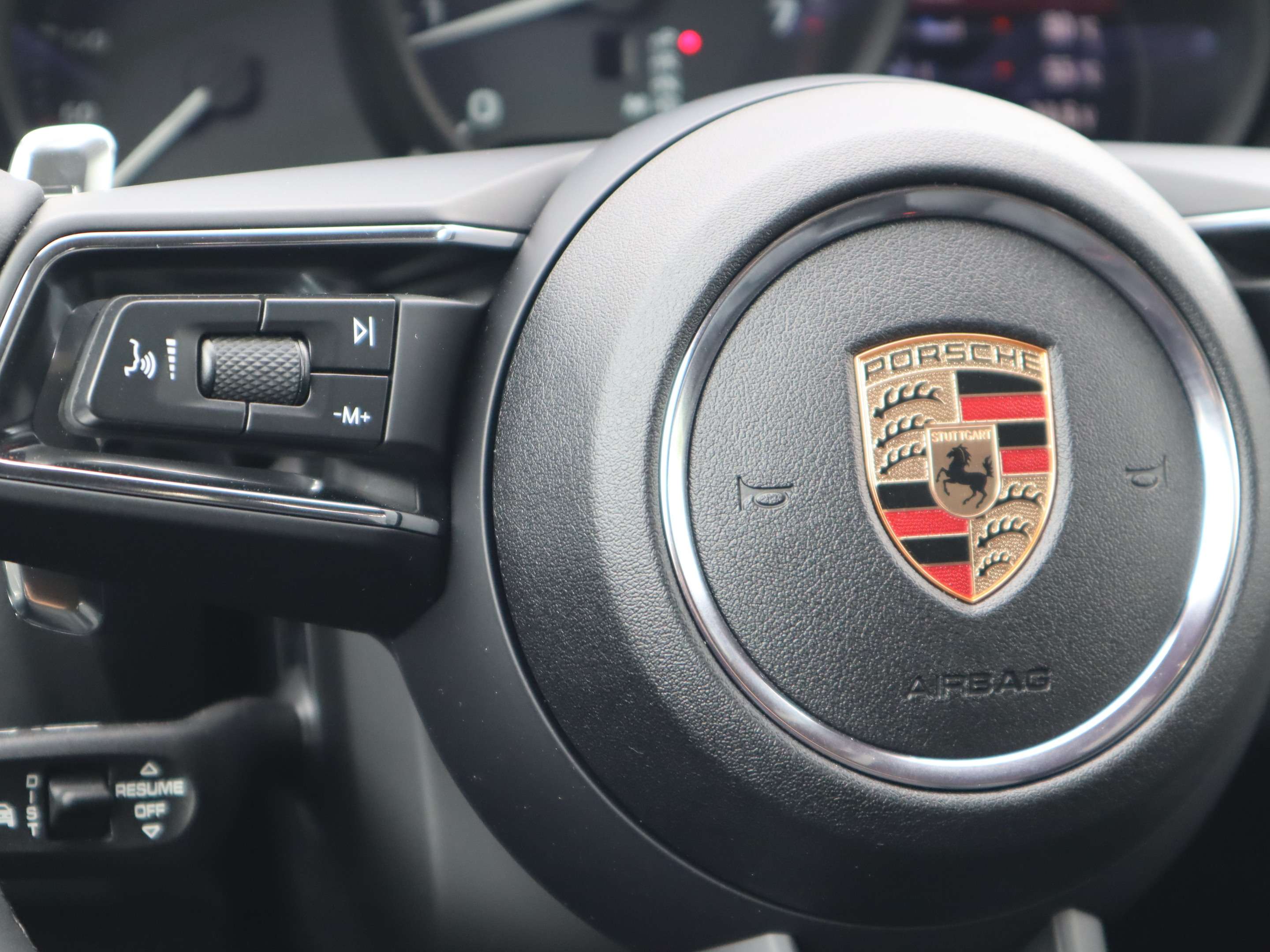 2025 Porsche Macan AWD thumb 18
