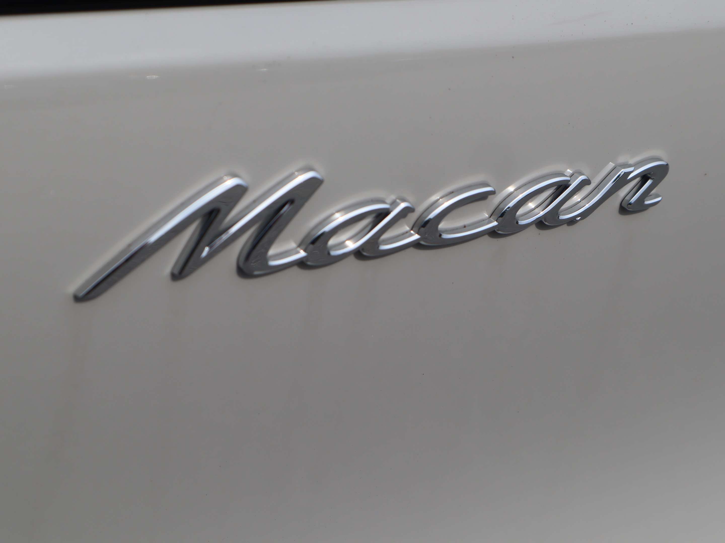 2025 Porsche Macan AWD thumb 35