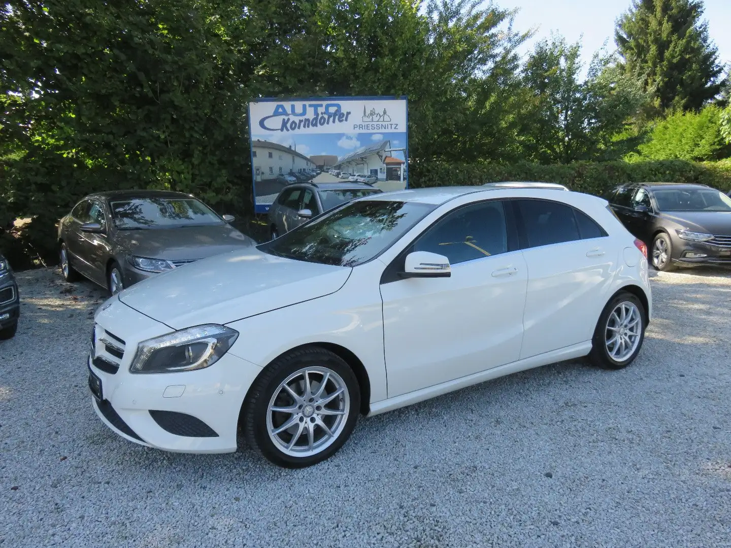 Mercedes-Benz A 180 1.6  Style Weiß - 2