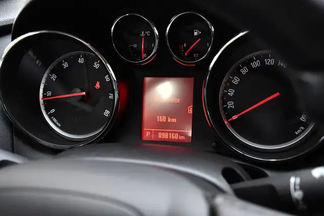 Opel Astra view 14