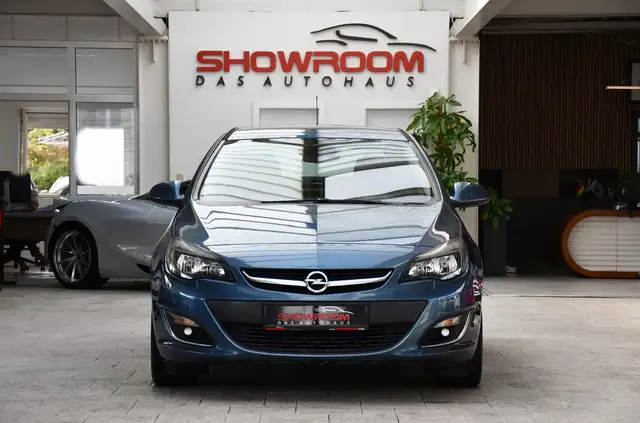 Opel Astra view 5