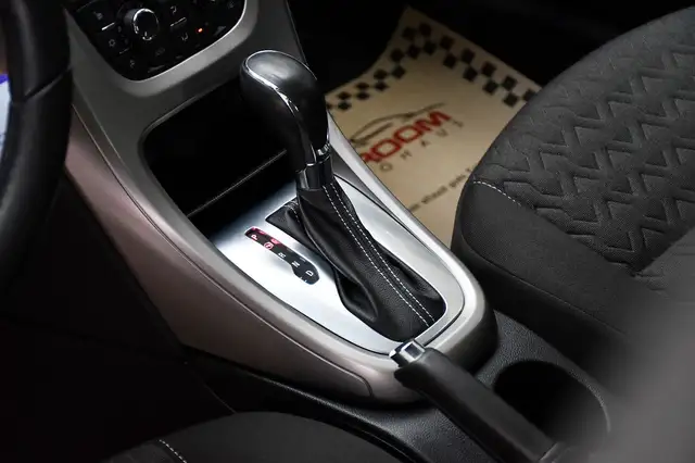 Opel Astra view 18