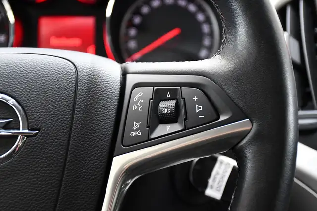 Opel Astra view 13