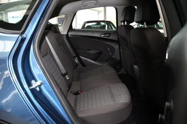Opel Astra view 25