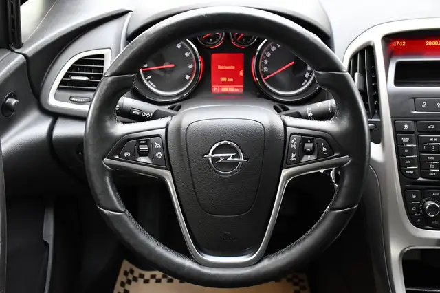 Opel Astra view 9