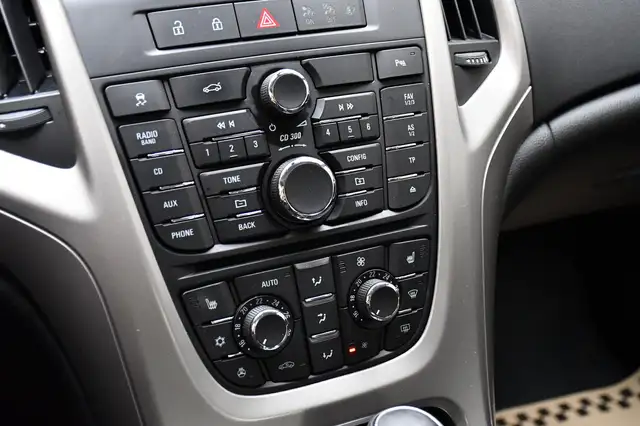 Opel Astra view 16