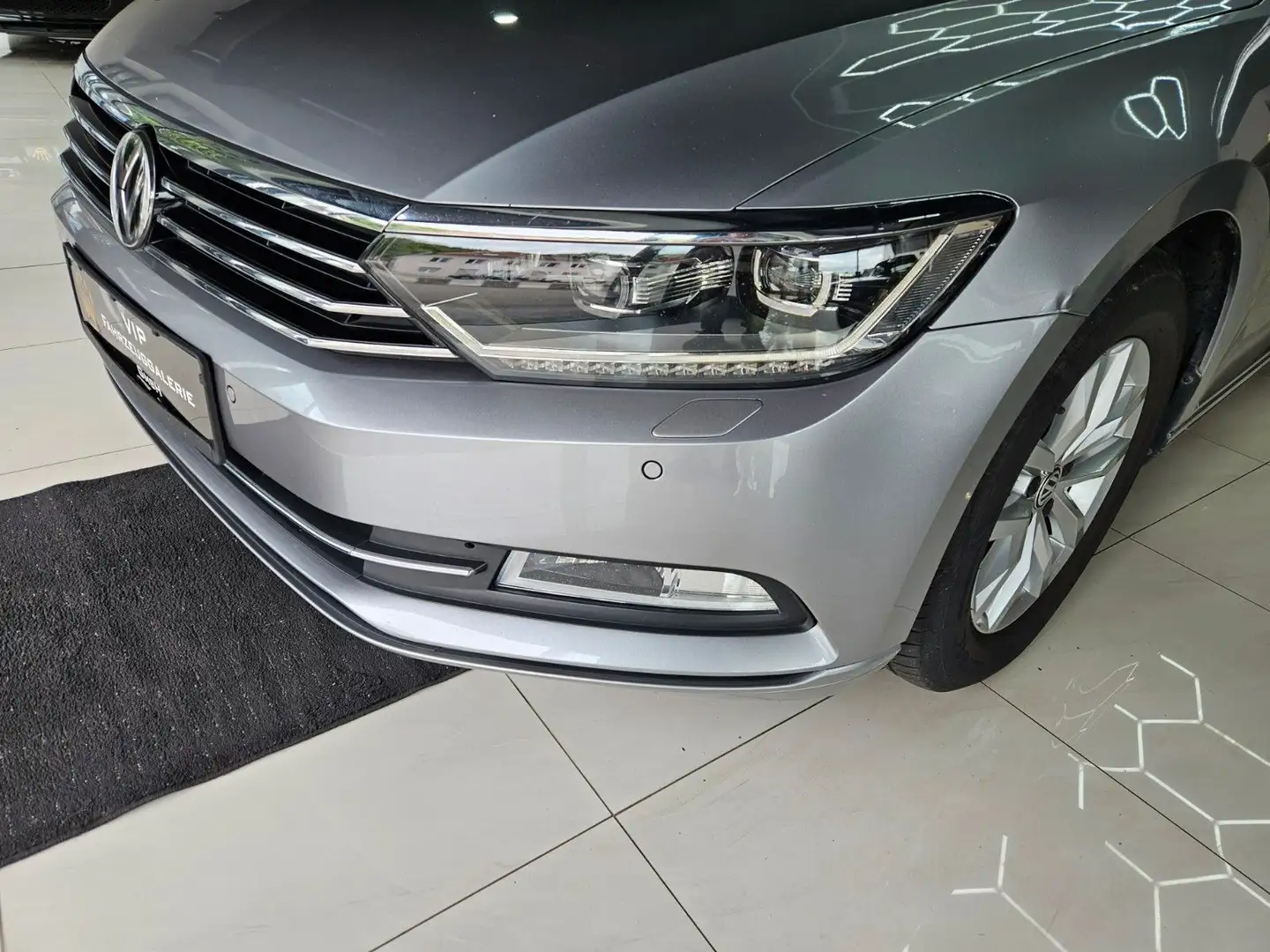 Volkswagen Passat Variant Comfortline BMT/Start-Stopp Silber - 2