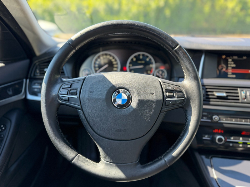 BMW 530 d AHK Navi LED Pano Alu PDC — photo 11