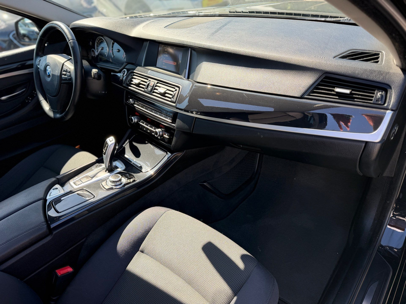 BMW 530 d AHK Navi LED Pano Alu PDC — photo 8