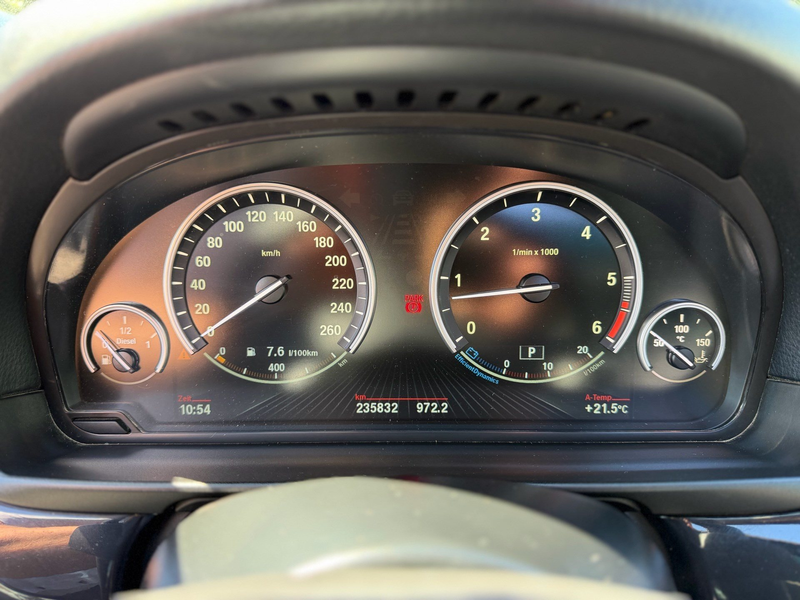 BMW 530 d AHK Navi LED Pano Alu PDC — photo 12