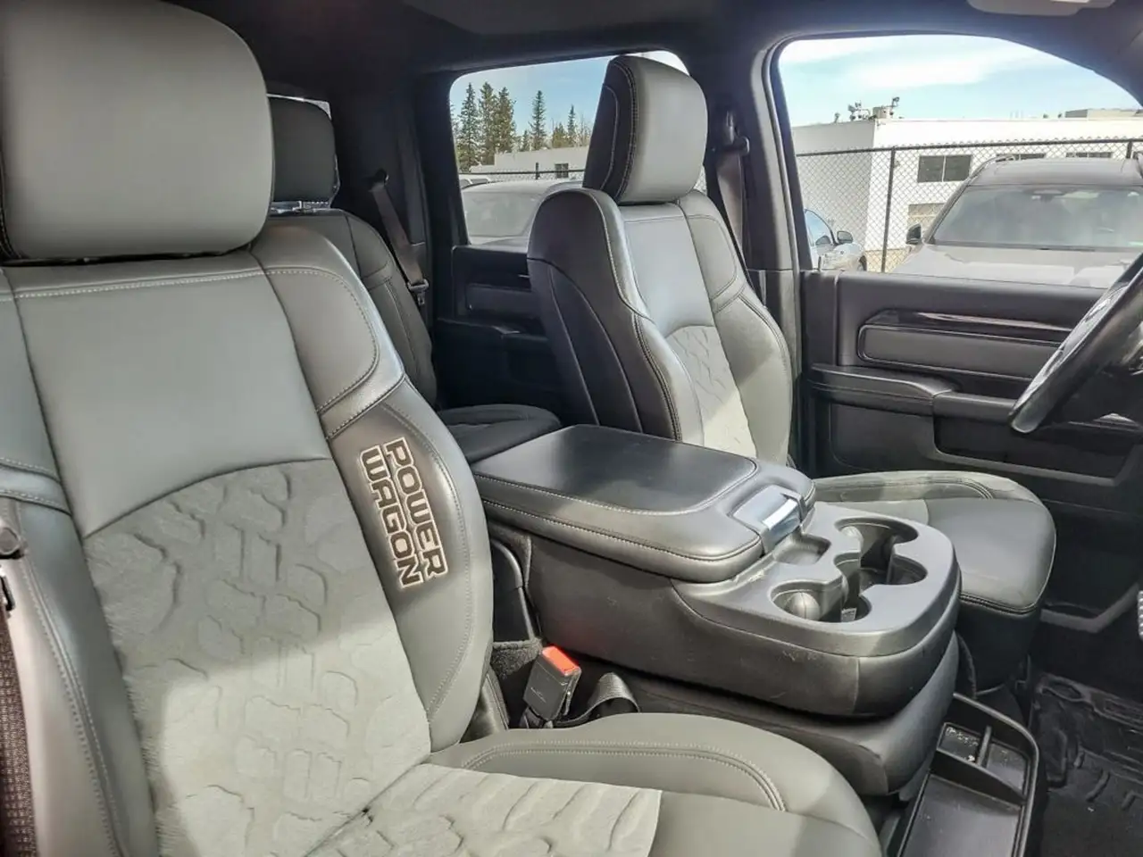 RAM 2500 снимка RAM 2500