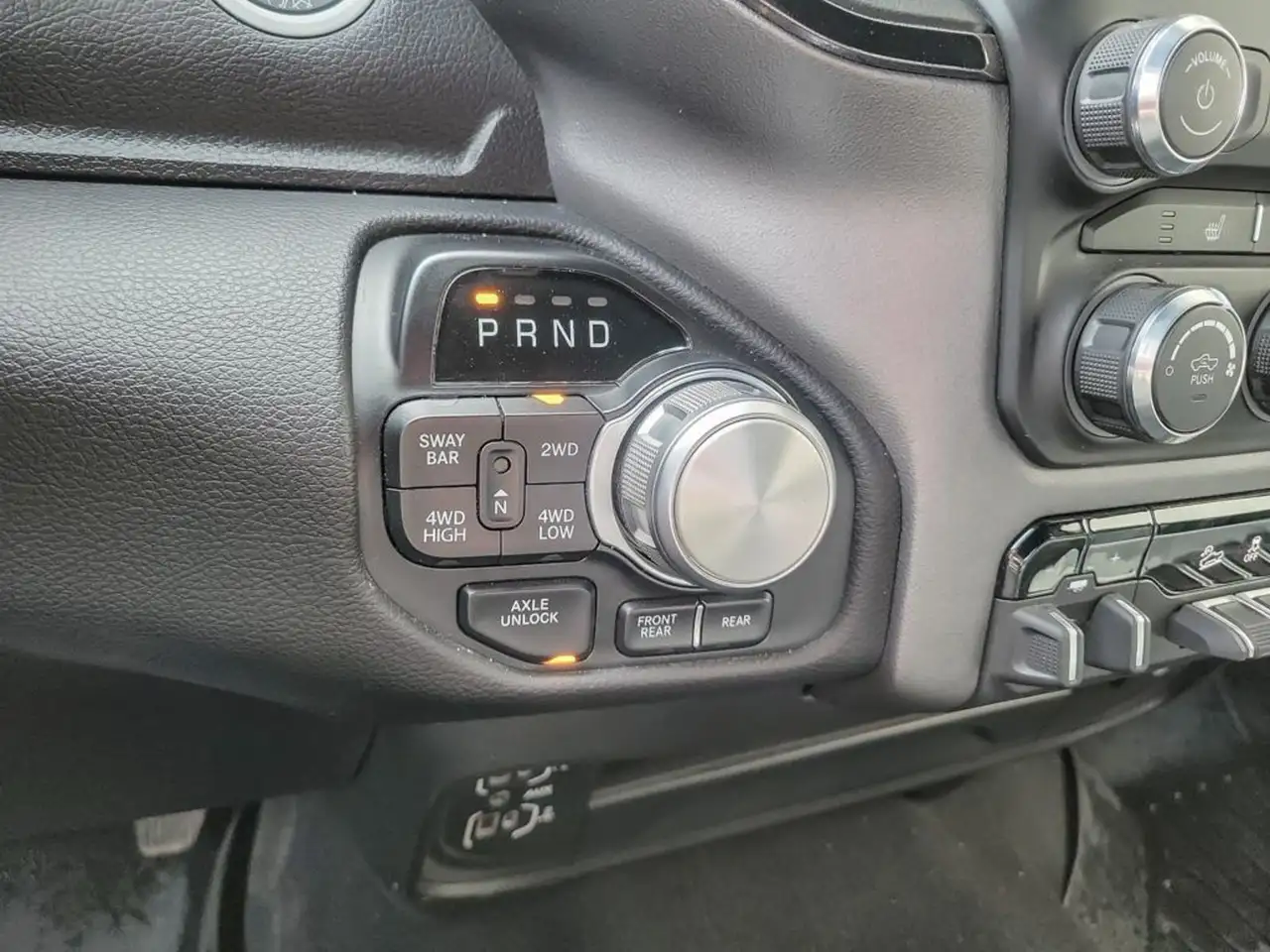 RAM 2500 снимка RAM 2500