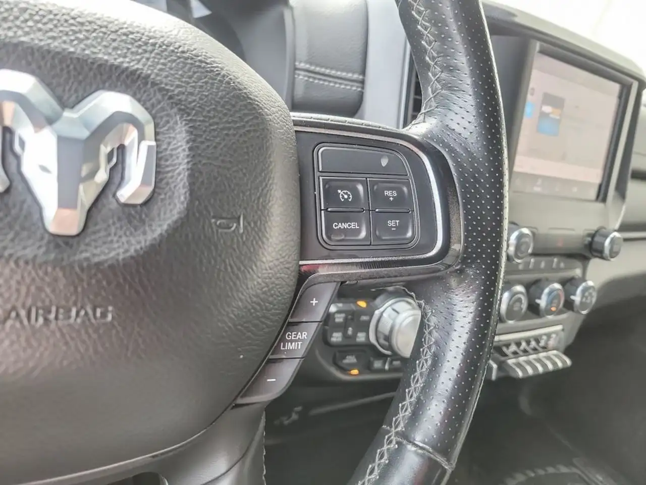 RAM 2500 снимка RAM 2500