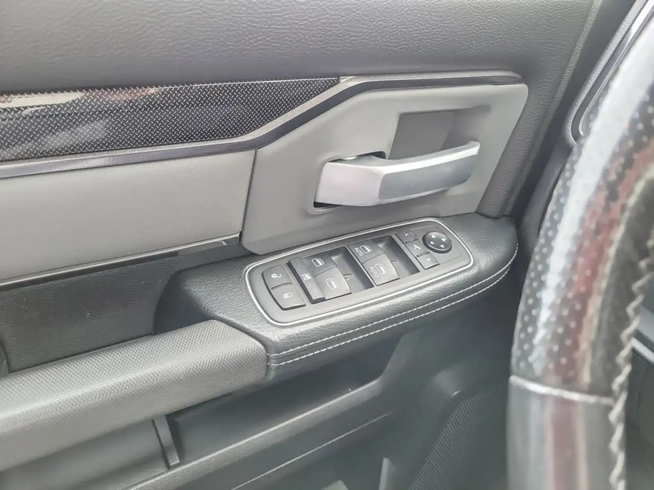 RAM 2500 снимка RAM 2500