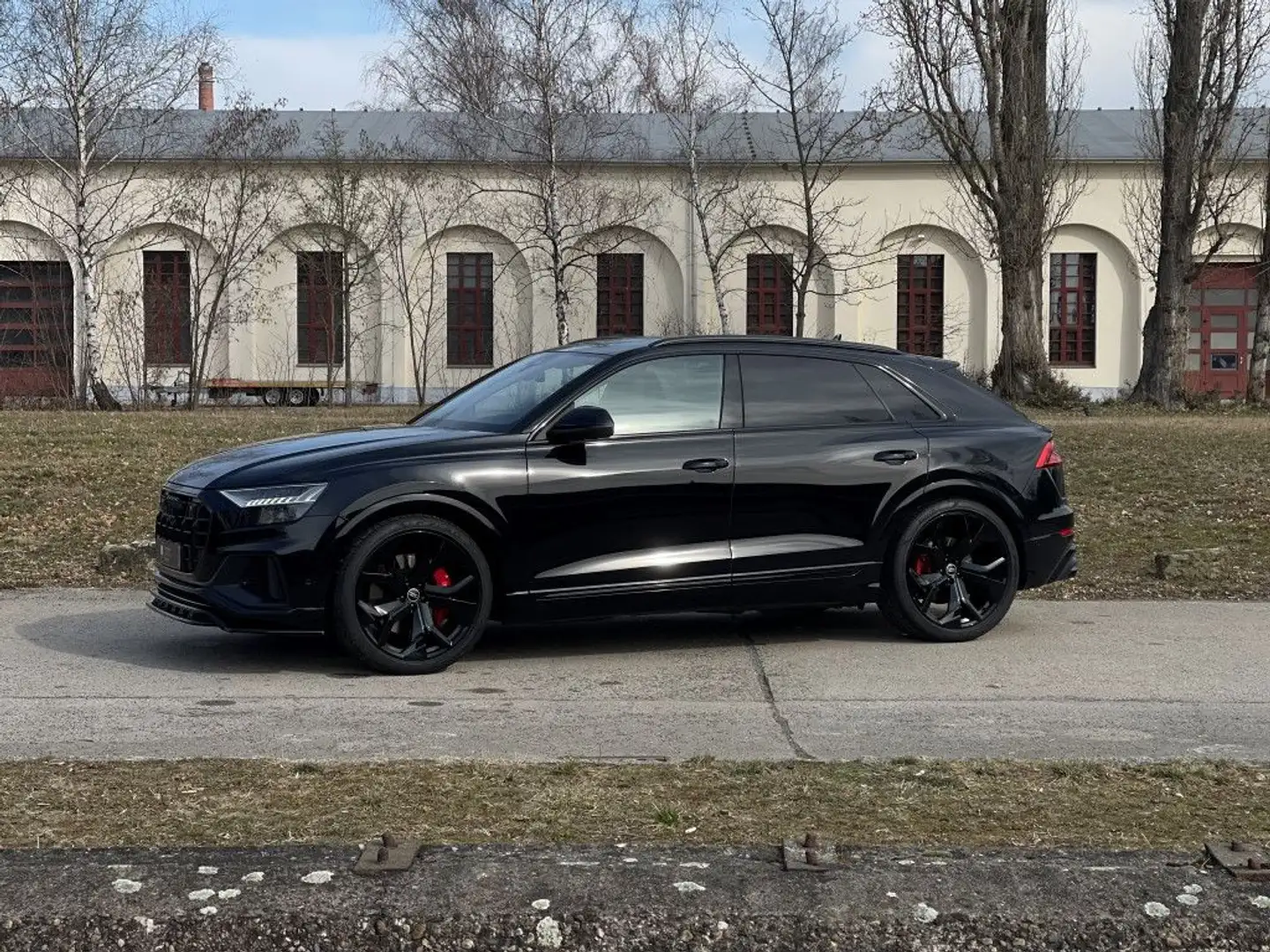 Audi SQ8 4.0 TFSI quattro, Comp. Plus, 23" RS Felgen Schwarz - 2