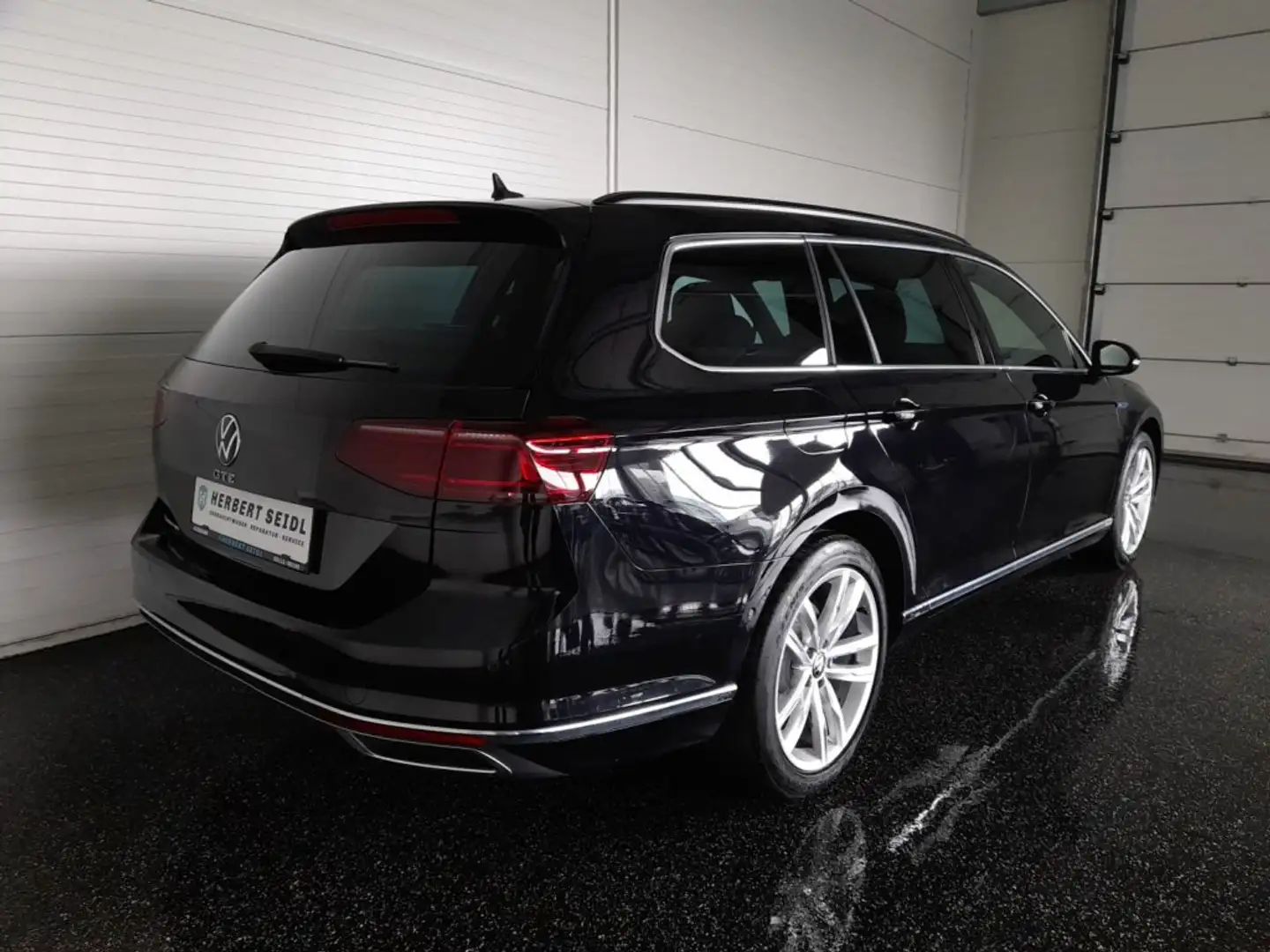 Volkswagen Passat Variant GTE PHEV DSG *MATRIX-LED / 18 ZOLL / VIRTUELL / NAVI / AHV & KAMERA / ACC / SPORT MASSAGESITZ / E-KLAPPE* Schwarz - 2