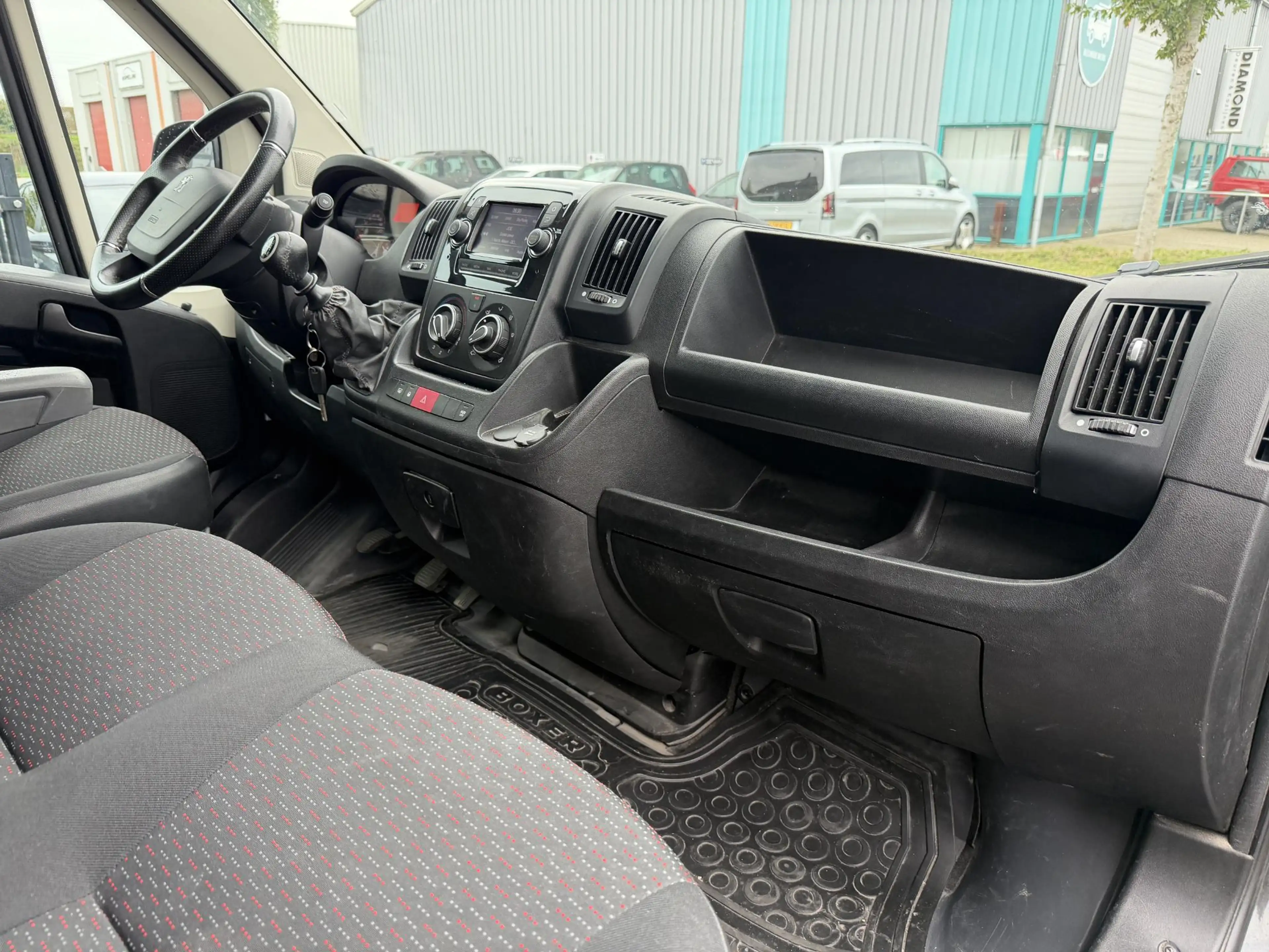 Peugeot Boxer 330 2.2 BlueHDi 120 L1H1 Premium — photo 15