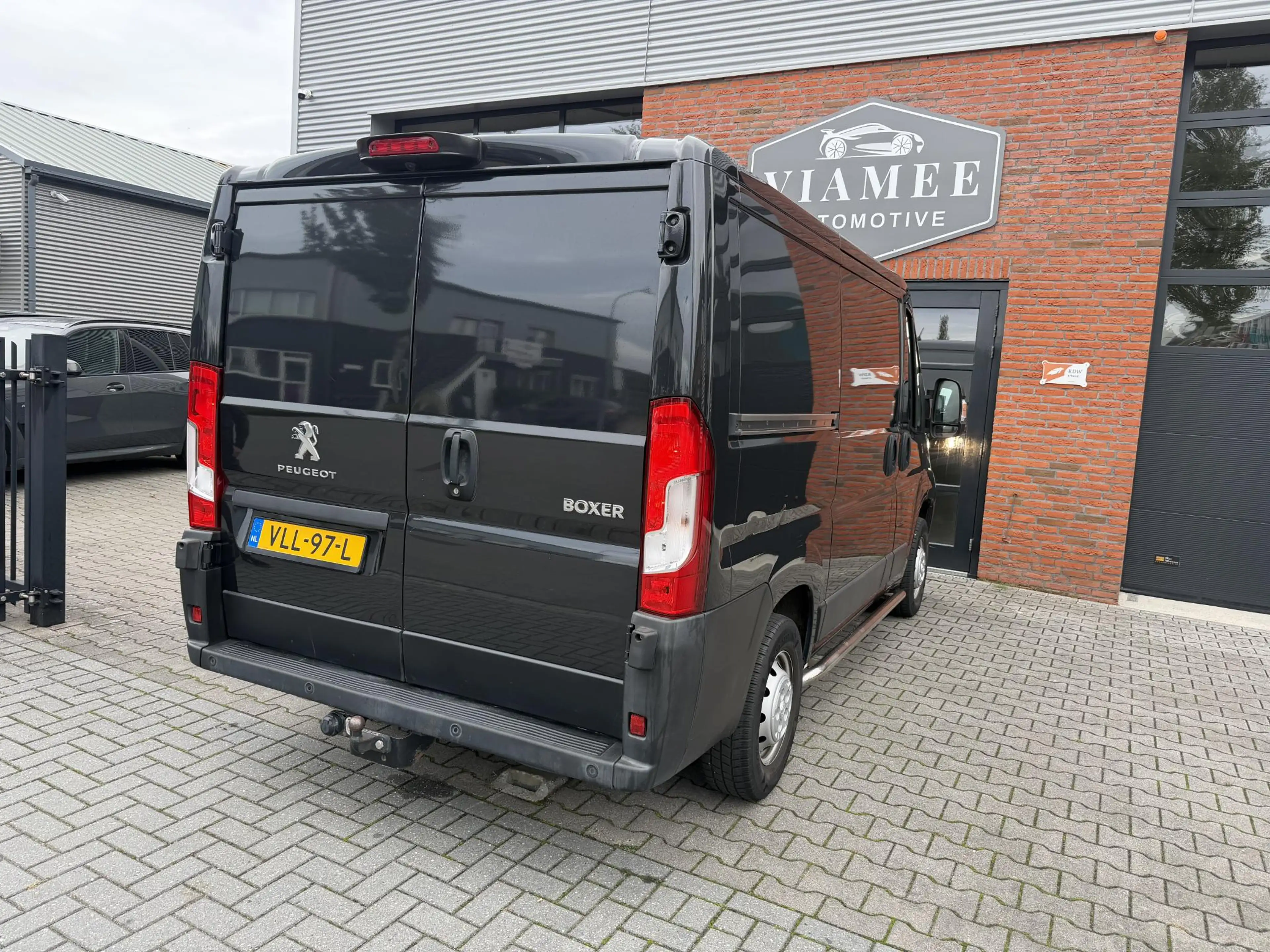 Peugeot Boxer 330 2.2 BlueHDi 120 L1H1 Premium — photo 3