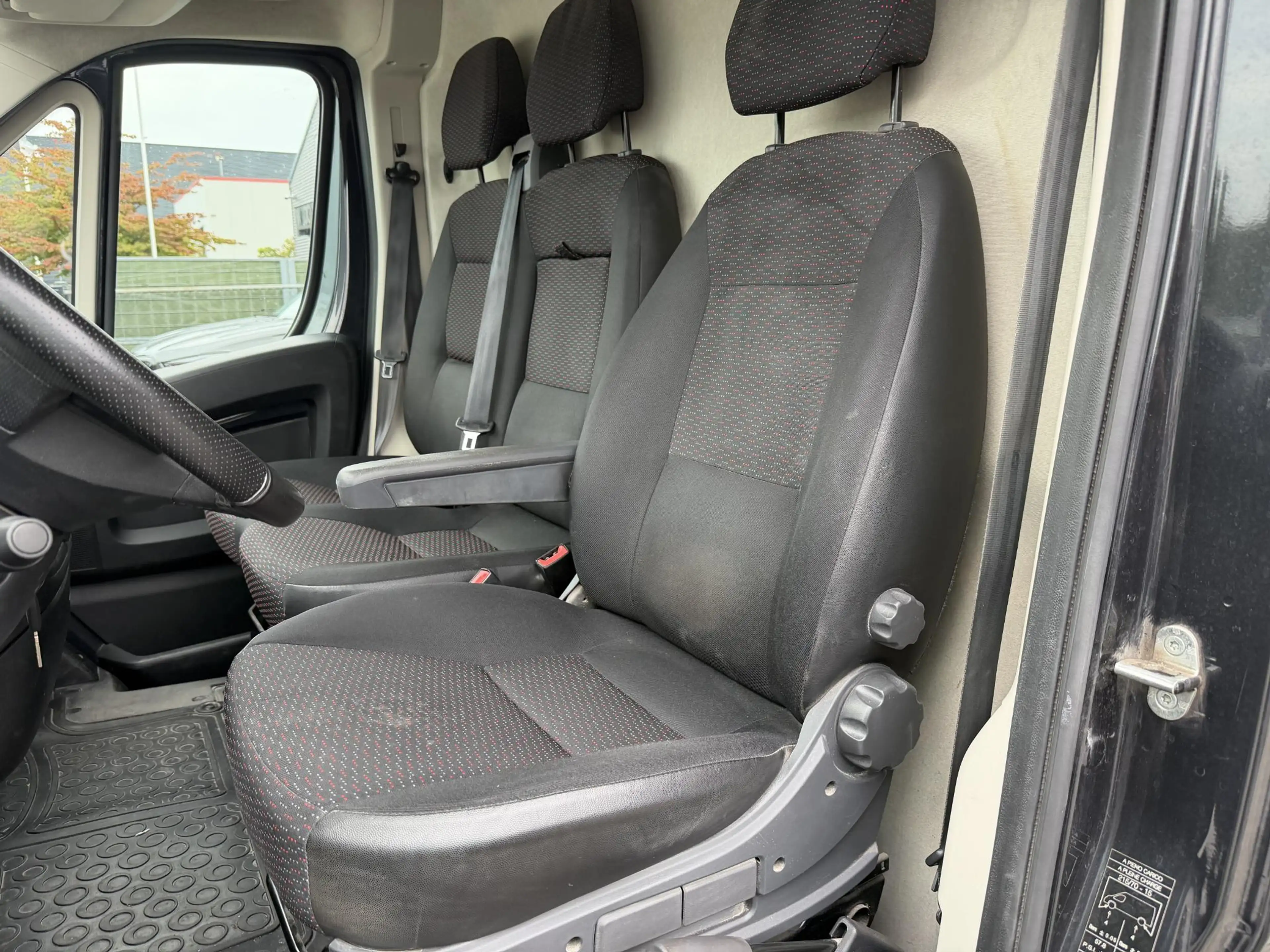 Peugeot Boxer 330 2.2 BlueHDi 120 L1H1 Premium — photo 13