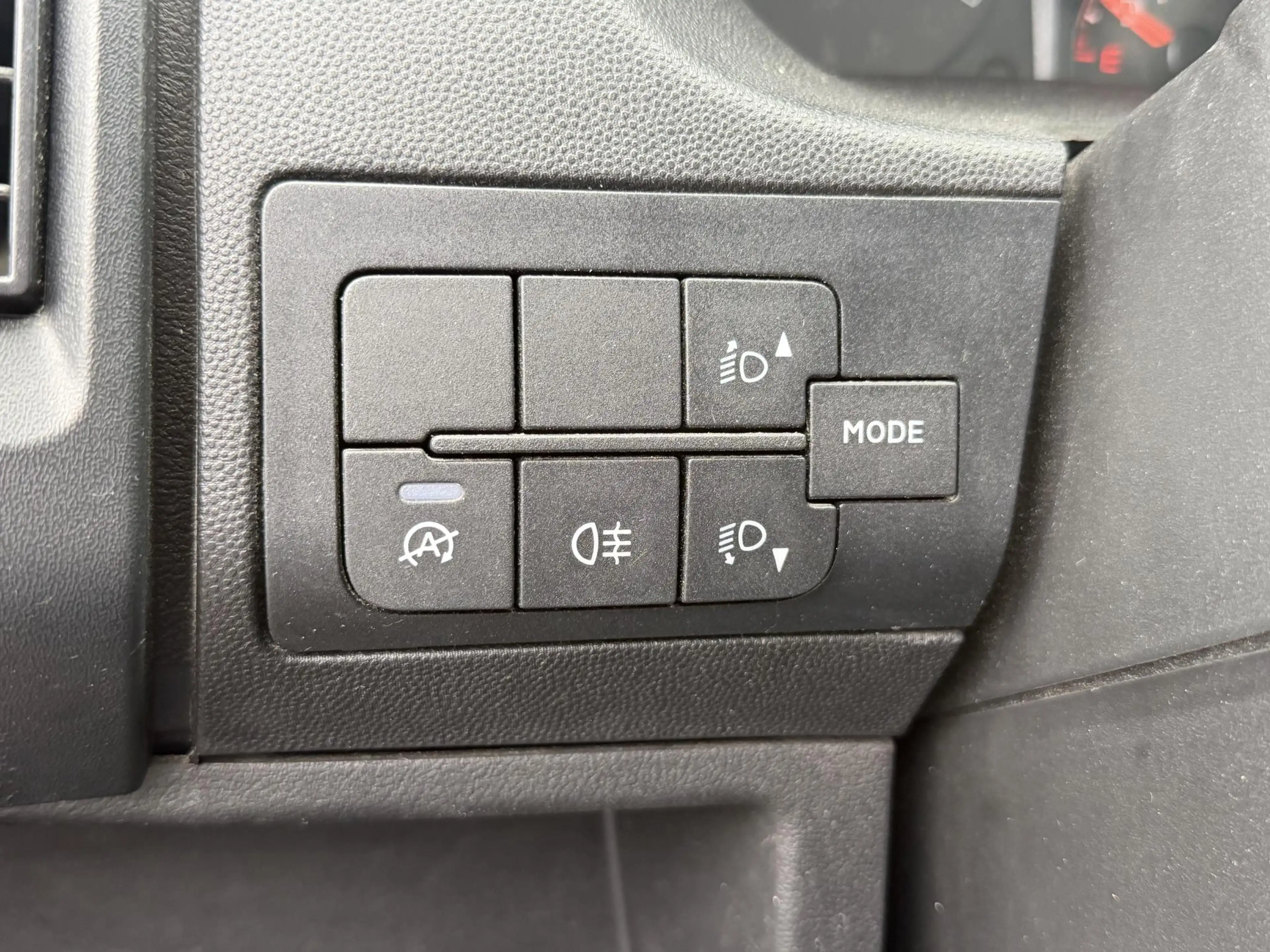 Peugeot Boxer 330 2.2 BlueHDi 120 L1H1 Premium — photo 7