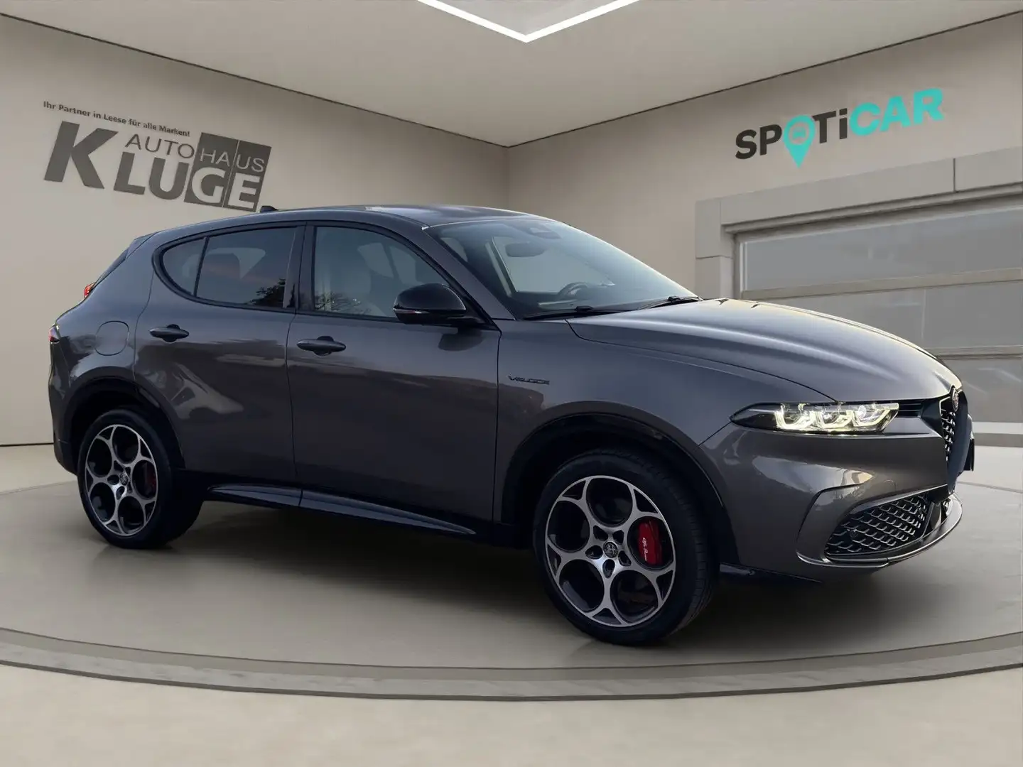 Alfa Romeo Tonale 1,3 Veloce Plug-In-Hybrid AWD, RFK, Navi Grau - 2